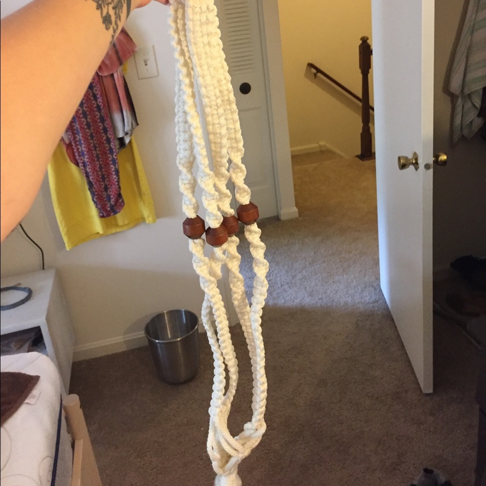Plant hanger